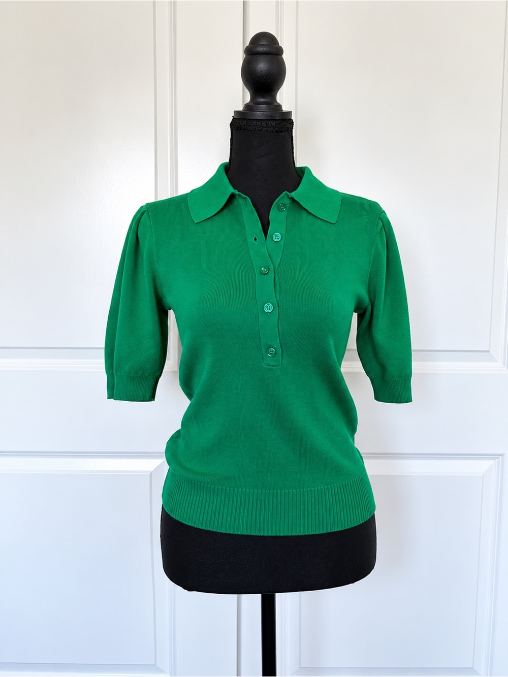 Classic Emerald Short-Sleeve Polo Knit Top